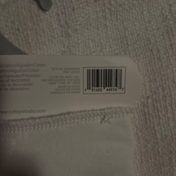 Baby Bibs: 5 pack. NEW/UNOPENED. Kyle & Deena - Picture 2 of 2